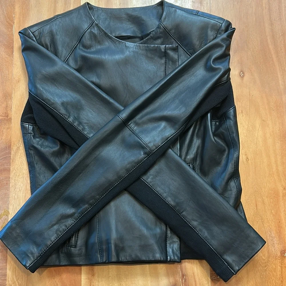 Veda Classic Black Leather Jacket - Picture 12 of 14